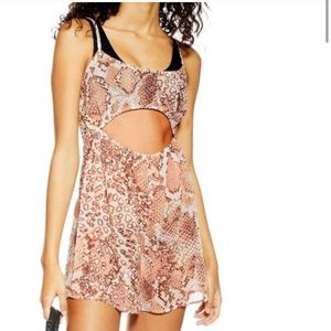 NWT Top shop snake romper